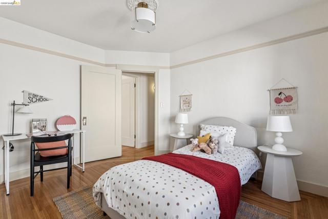 Image 10 of 32 For 2833 Morgan Avenue