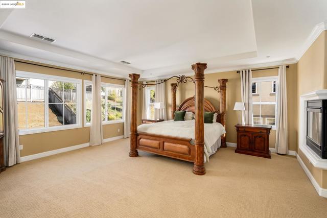 30 Arundel Dr, Hayward CA: https://media.crmls.org/mediaz/9fa558c8-499c-4256-a293-7443bad7f336.jpg