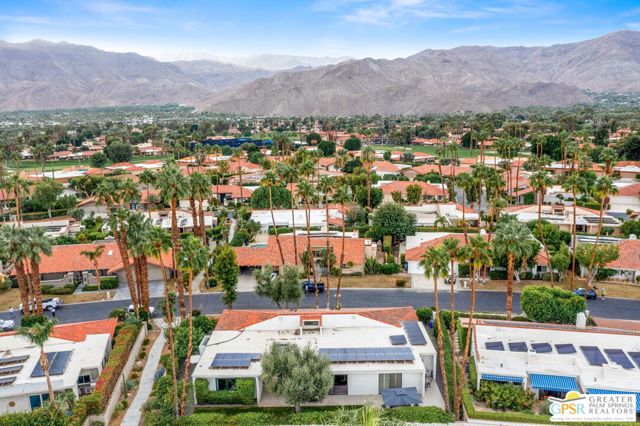 87 Magdalena Drive, Rancho Mirage CA: https://media.crmls.org/mediaz/9fa58a70-cc25-4589-895d-ea1a2fe3f24a.jpg