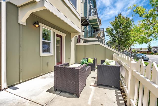 4432 Hyde Cmn, Fremont CA: https://media.crmls.org/mediaz/9fa5d425-a88c-4cd3-b99d-1a86ad2a3c31.jpg