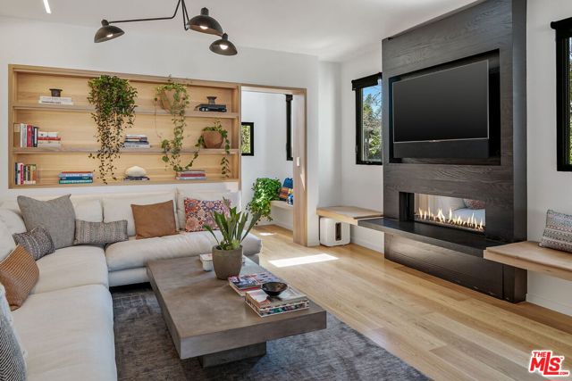 419 RIALTO Avenue photo 8