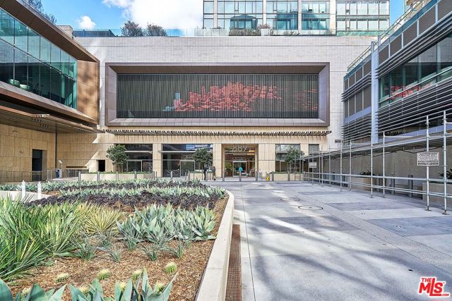 889 Francisco Street, Los Angeles CA: https://media.crmls.org/mediaz/9fa5f07e-a732-42db-9d8a-77a9e8040b16.jpg