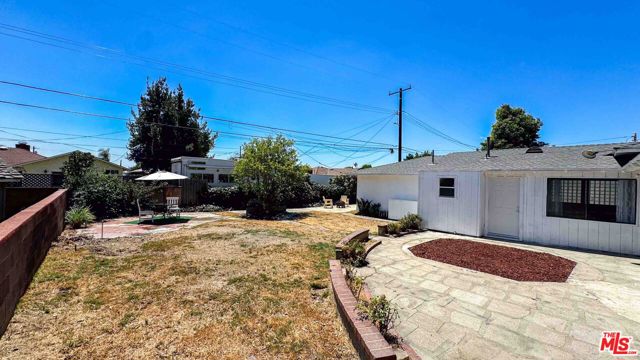 565 W El Morado Court, Ontario CA: https://media.crmls.org/mediaz/9fa5f808-5664-490e-b43e-3d09c3000435.jpg