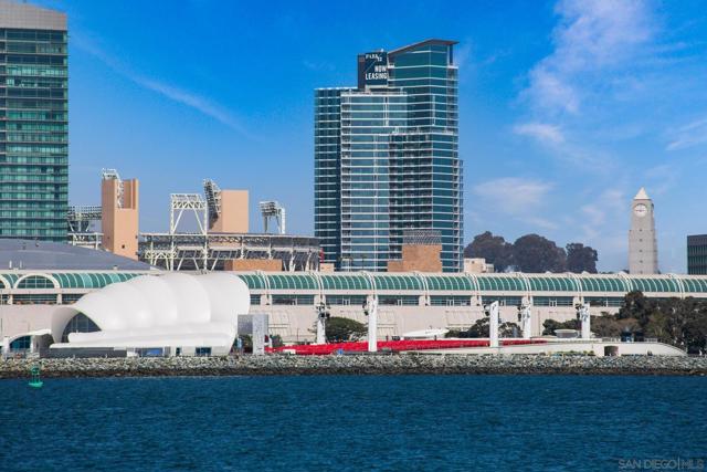 515 1st St, Coronado CA: https://media.crmls.org/mediaz/9fa6146a-2fa2-41d7-a69b-afa1ae48c6c9.jpg