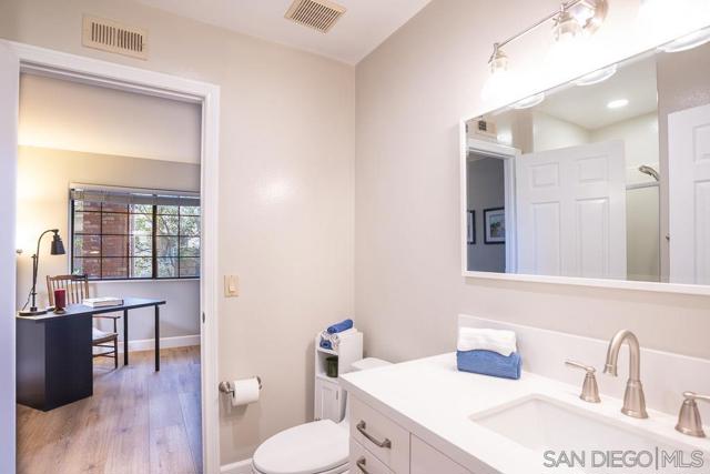 25314 Keats Ln, Stevenson Ranch CA: https://media.crmls.org/mediaz/9fa66052-9665-449a-ad92-086a26de9f77.jpg