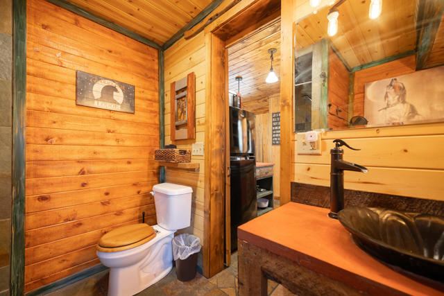 40114 Esterly Lane, Big Bear CA: https://media.crmls.org/mediaz/9fa69d21-a1ed-4851-93a7-5fcb2b0d94af.jpg