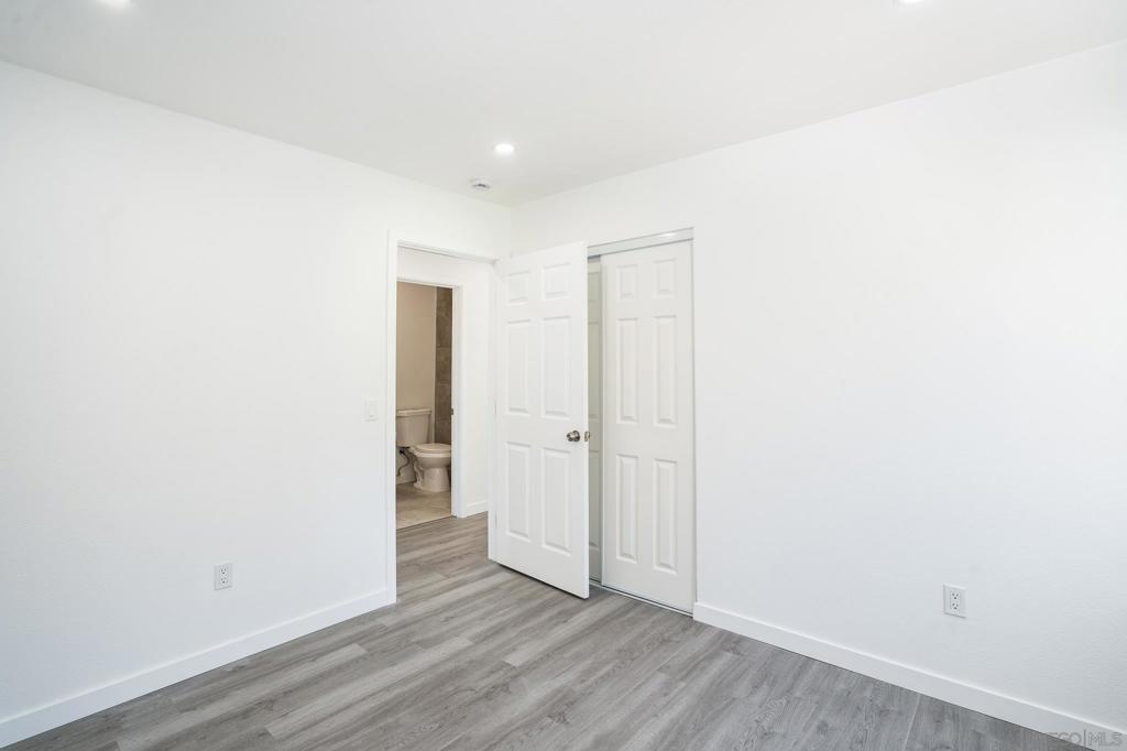 MLS #250043232SD image #23