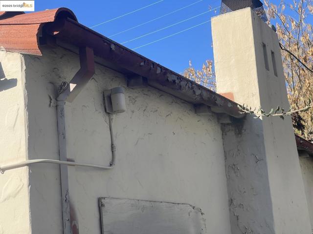 2890 Concord BLVD, Concord CA: https://media.crmls.org/mediaz/9fa7d61a-8826-4fac-ad12-b7acdfcb20f1.jpg