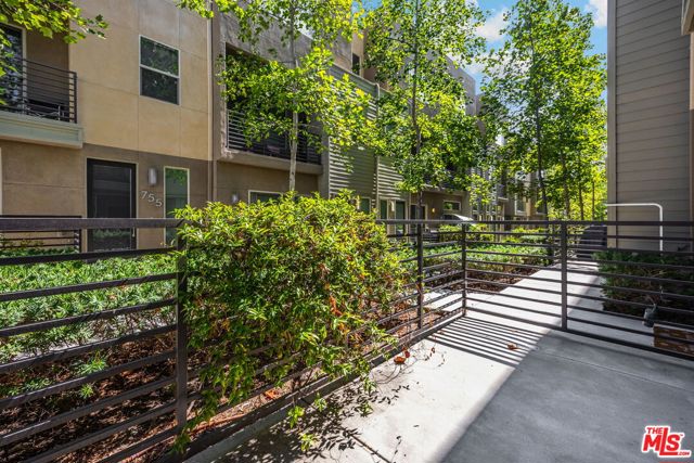 746 Farrier Way, Upland CA: https://media.crmls.org/mediaz/9fa805c1-5369-42e6-bd29-452226616f0c.jpg