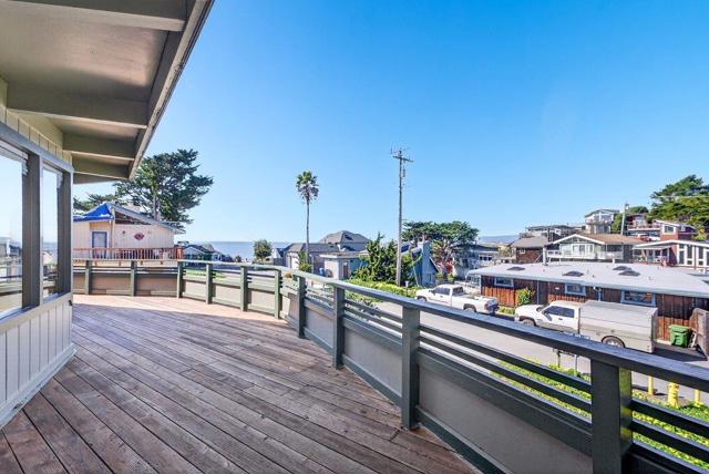 1 Gray Way, Watsonville CA: https://media.crmls.org/mediaz/9fa8f658-8fdf-4c20-a45d-bbd2fc70b103.jpg