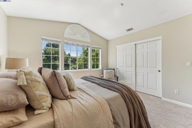 1159 Vintner Pl, Livermore CA: https://media.crmls.org/mediaz/9fac228d-b3f6-47c8-8e71-35f14ece292a.jpg