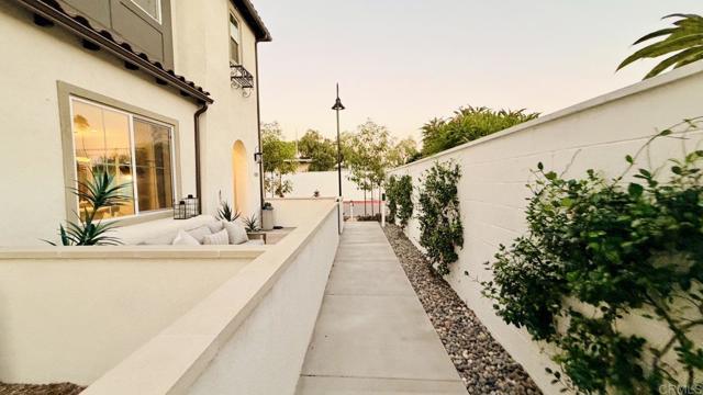 1319 Yannis Court, El Cajon CA: https://media.crmls.org/mediaz/9fad2cde-f9fa-4be9-84a5-e18433c19eed.jpg