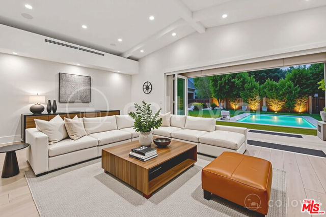 12763 Kling Street, Studio City CA: https://media.crmls.org/mediaz/9fad7827-9123-4763-8ebc-8f24381dbfda.jpg