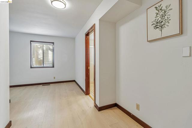 1518 MADERA CT, El Cerrito CA: https://media.crmls.org/mediaz/9fadd62e-b9cc-44d3-b3e5-df23fc7ad122.jpg