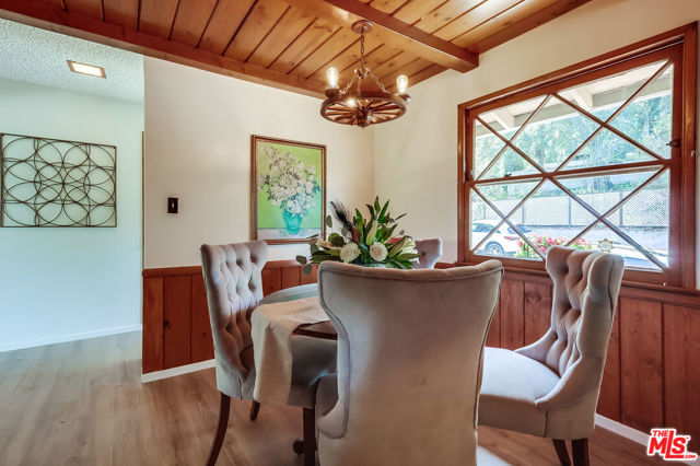 7951 Glenties Lane, Sunland CA: https://media.crmls.org/mediaz/9fae7a22-eb1d-4d7f-89e8-75fa434e2018.jpg