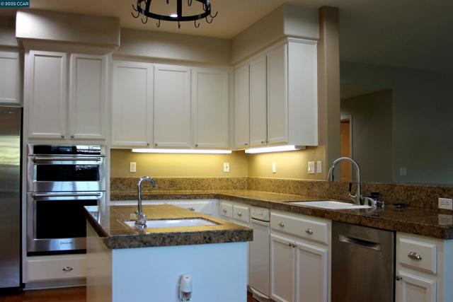 600 Bourne Ct, Danville CA: https://media.crmls.org/mediaz/9fae96e7-d897-4295-9978-fb3504b824b4.jpg