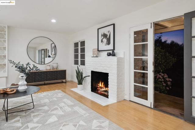 1025 Creston Rd, Berkeley CA: https://media.crmls.org/mediaz/9fae98d0-4b01-4793-a361-a2517b66aa7d.jpg