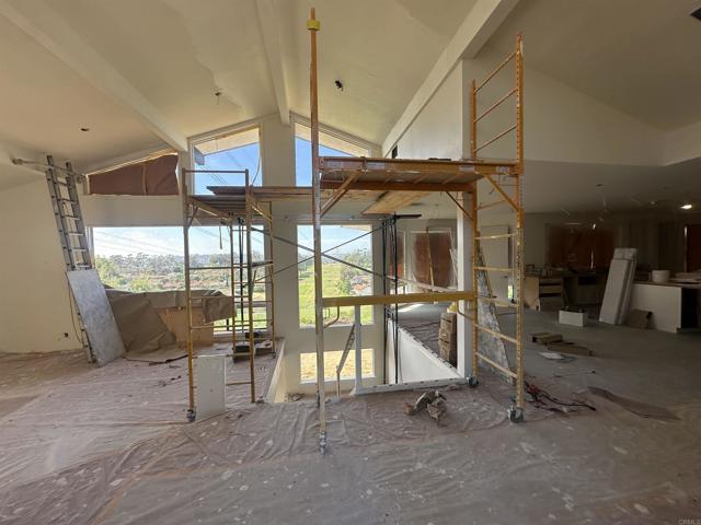 Detail Gallery Image 11 of 19 For 1138 via Mil Cumbres, Solana Beach,  CA 92075 - 5 Beds | 4/1 Baths