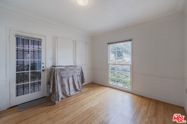 3916 Hepburn Avenue, Los Angeles CA: https://media.crmls.org/mediaz/9faf5359-a65e-4483-b1b1-adc52b00a689.jpg