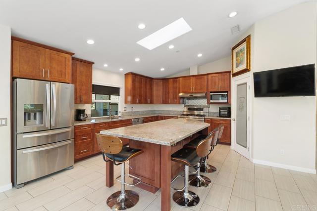 39255 De Luz Rd, Fallbrook CA: https://media.crmls.org/mediaz/9fafdfe8-9bfd-42eb-97c4-0442d2fa48c7.jpg