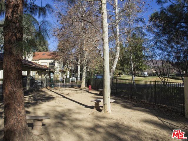 973 WESTCREEK Lane, Westlake Village CA: https://media.crmls.org/mediaz/9fb09072-4a95-4296-b0a8-f98302b6dc11.jpg