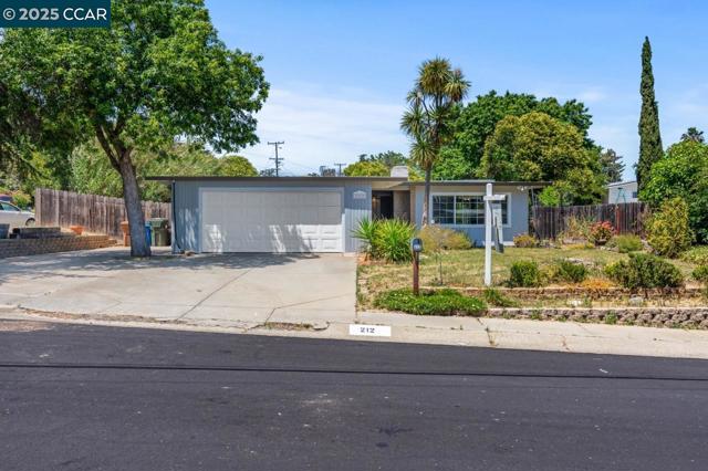 212 Towers Dr, Pacheco CA: https://media.crmls.org/mediaz/9fb0aa38-7453-47d1-8d1a-9fe1f24f4495.jpg