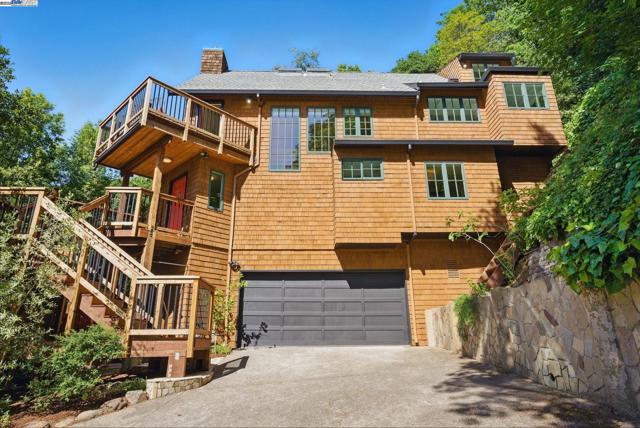 7380 Claremont Ave, Berkeley CA: https://media.crmls.org/mediaz/9fb1249c-54f9-489d-b8b6-2cad8707bd52.jpg