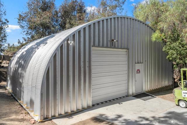4716 S Mission Rd, Fallbrook CA: https://media.crmls.org/mediaz/9fb1d760-9856-4c28-81b1-f2ca590d3d72.jpg