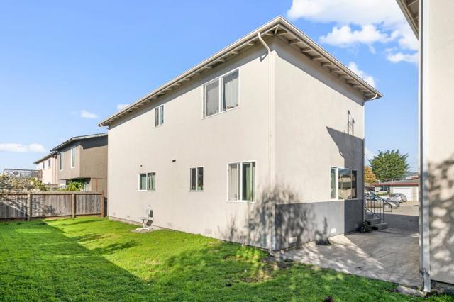 466 Willow Avenue, Half Moon Bay CA: https://media.crmls.org/mediaz/9fb1e4b8-57a3-4747-ab33-a46b28377b5e.jpg