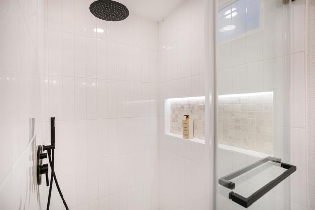 Detail Gallery Image 15 of 34 For 3810 Sierra Morena Ave, Carlsbad,  CA 92010 - 3 Beds | 3/1 Baths