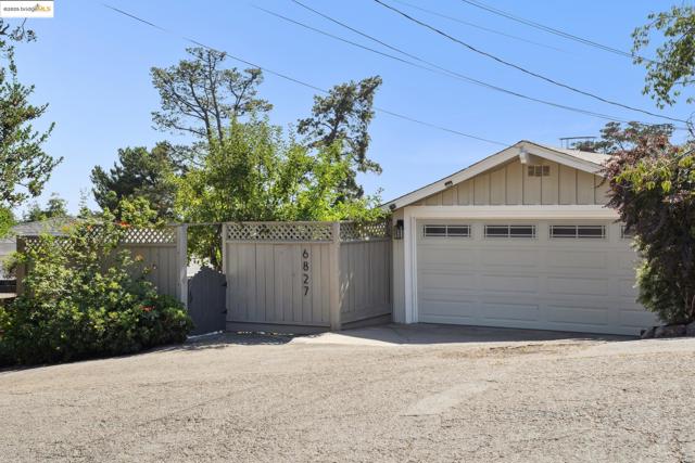 6827 Ridgewood Dr., Oakland CA: https://media.crmls.org/mediaz/9fb23928-fb81-4b9a-8917-55bf6c8d2657.jpg