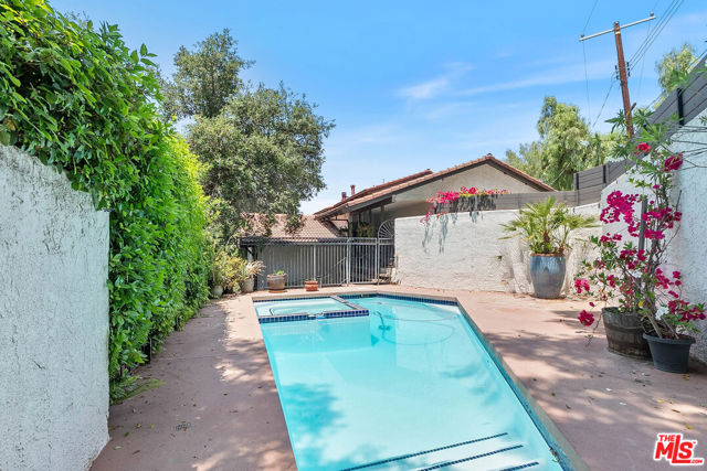4713 Bedel Street, Woodland Hills CA: https://media.crmls.org/mediaz/9fb24061-267f-4bda-920c-2dcce5d59886.jpg