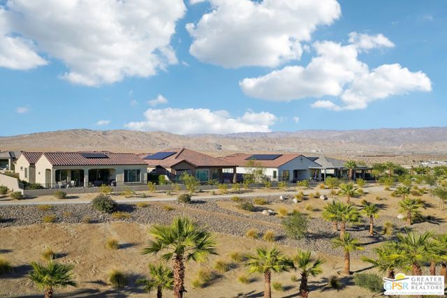 101 Zinfandel, Rancho Mirage CA: https://media.crmls.org/mediaz/9fb2707a-254a-4c46-908b-8c05d7d9245e.jpg