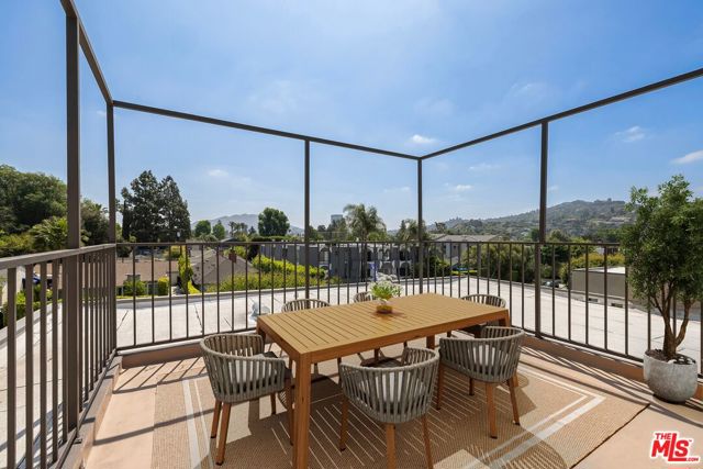 4231 Tujunga Avenue, A photo 3