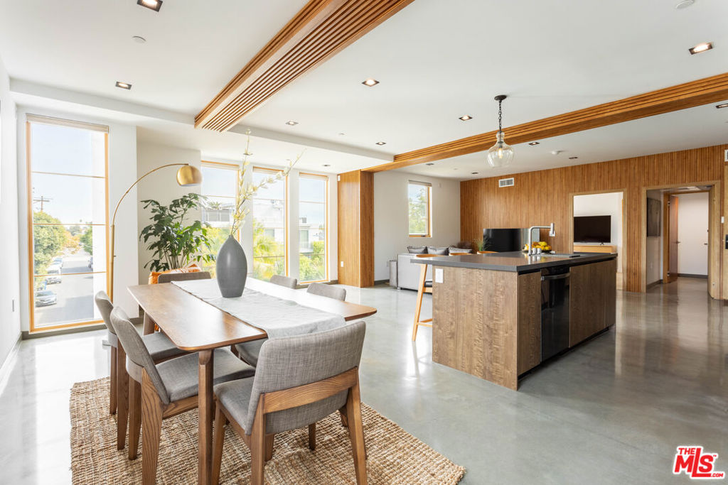 547 N Sweetzer Avenue #202