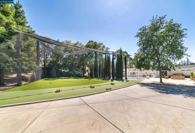 1720 Alameda Diablo, Diablo CA: https://media.crmls.org/mediaz/9fb384e1-d166-4edc-9953-ef8aefcc4861.jpg