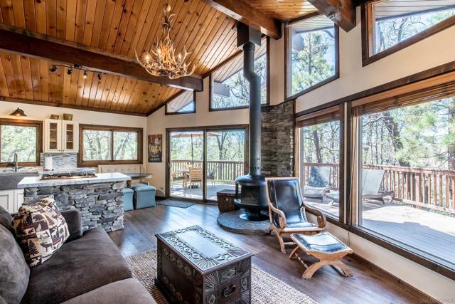 664 Butte Ave, Big Bear CA: https://media.crmls.org/mediaz/9fb3e54d-388d-49bb-98d0-384c3a11cd9a.jpg