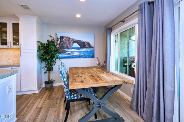 Detail Gallery Image 11 of 58 For 886 Winding Way Dr, Ventura,  CA 93001 - 2 Beds | 2/1 Baths