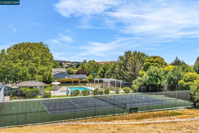 102 Monasterio Ct, San Ramon CA: https://media.crmls.org/mediaz/9fb43dca-4dfc-4698-a54a-3a6c621d4107.jpg