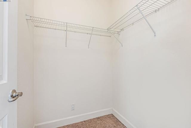 141 Pescara Blvd, Brentwood CA: https://media.crmls.org/mediaz/9fb60a89-5abb-497d-a006-bf63edd5998f.jpg