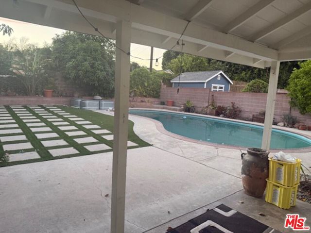 9333 Swinton Avenue, North Hills CA: https://media.crmls.org/mediaz/9fb636cf-195e-4bef-ae23-68e07c5a5b64.jpg