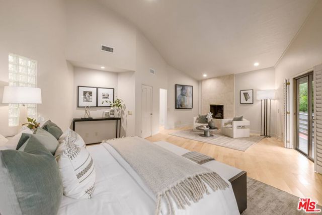 17765 Camino De Yatasto, Pacific Palisades CA: https://media.crmls.org/mediaz/9fb691f8-a755-4a6a-95ff-4d4018c8b840.jpg
