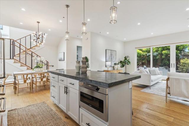 910 Cedar Street, Berkeley CA: https://media.crmls.org/mediaz/9fb6b228-ab2d-4562-b6c6-e73abc3baa65.jpg