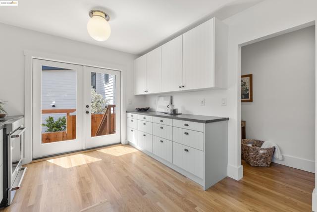2516 Mathews St, Berkeley CA: https://media.crmls.org/mediaz/9fb6fdcf-957d-470b-9f2c-c56c35fff34d.jpg