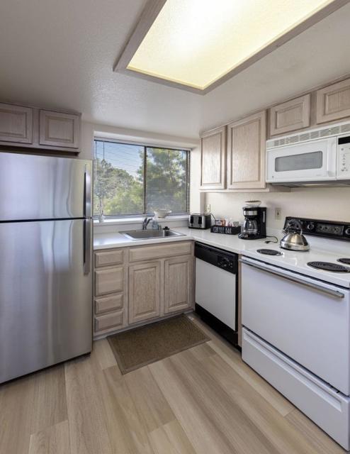 31 Seascape Resort Drive, Aptos CA: https://media.crmls.org/mediaz/9fb727a7-a678-45e7-b7ab-f65fa92a1fb9.jpg