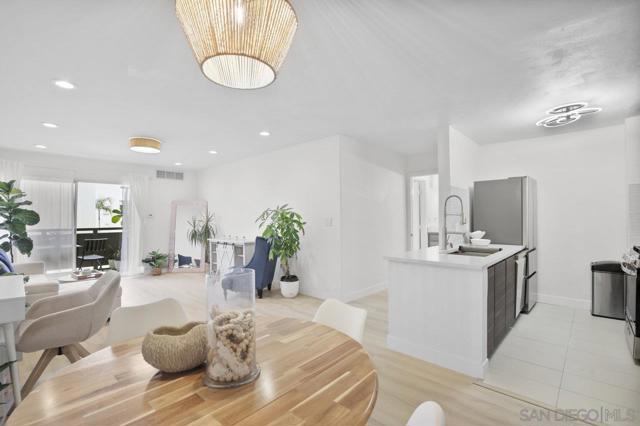 1621 Hotel Cir S, San Diego CA: https://media.crmls.org/mediaz/9fb7b2e0-7775-4cea-a9a5-c4e0f765858a.jpg