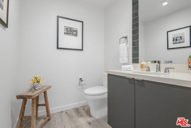 1226 S Bedford Street, Los Angeles CA: https://media.crmls.org/mediaz/9fb7fcbf-0c80-4ed1-9dbe-9c689abf15e3.jpg