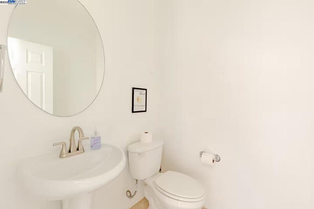 https://media.crmls.org/mediaz/9fb819d1-4a27-49dc-b76a-808965ad06de.jpg?preset=X-Large