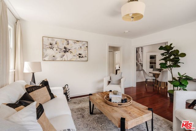 5966 Airdrome Street, Los Angeles CA: https://media.crmls.org/mediaz/9fb83766-4e4c-41d3-9658-1de690ad5394.jpg