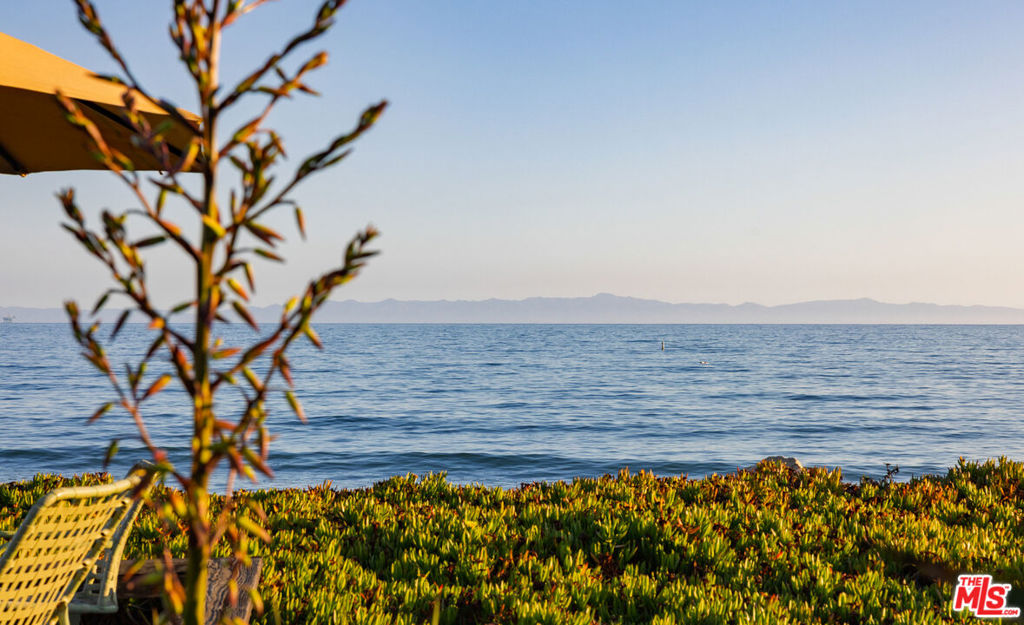 https://media.crmls.org/mediaz/9fb892e5-e8a7-4a53-8e0a-9a9dab15c9ac.jpg?preset=X-Large